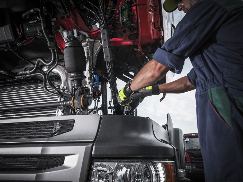 Why is 24/7 truck repair service so important? Fast Service Truck & Trailer Repair