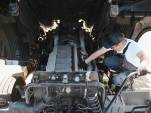 5 Benefits of Truck Service. Fast Service Truck & Trailer Repair
